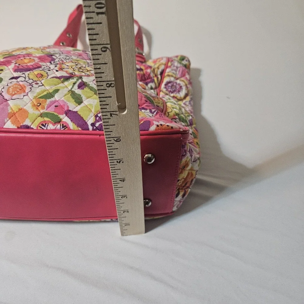 Vera Bradley Large Zip‎ Purse with inside Zip pockets Floral  Pink